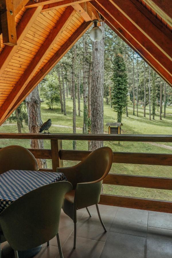 Prenociste/Restoran Lovac Hotel บีฮัช ภายนอก รูปภาพ