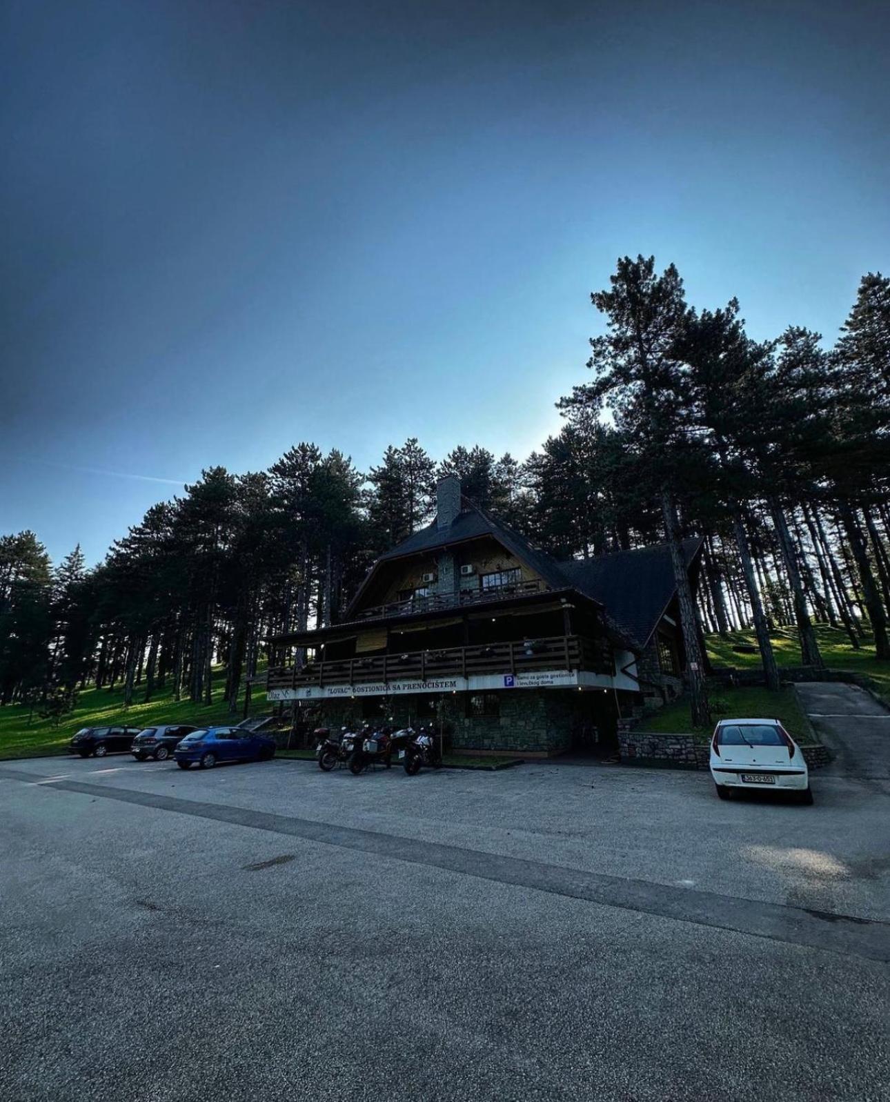 Prenociste/Restoran Lovac Hotel บีฮัช ภายนอก รูปภาพ